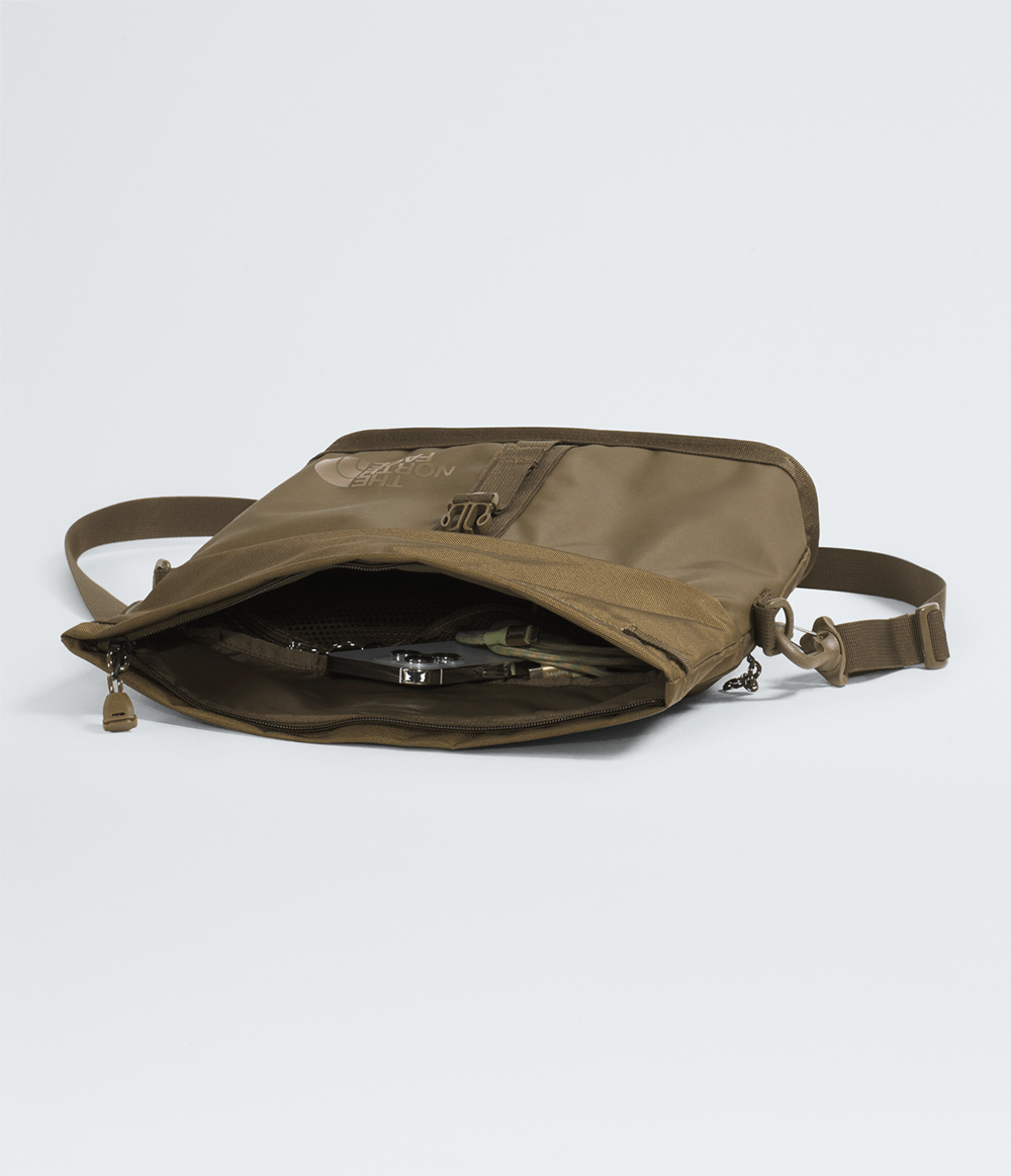 Bolsa Base Camp Shoulder Bag Caraway Seed/Sycamore | The North Face