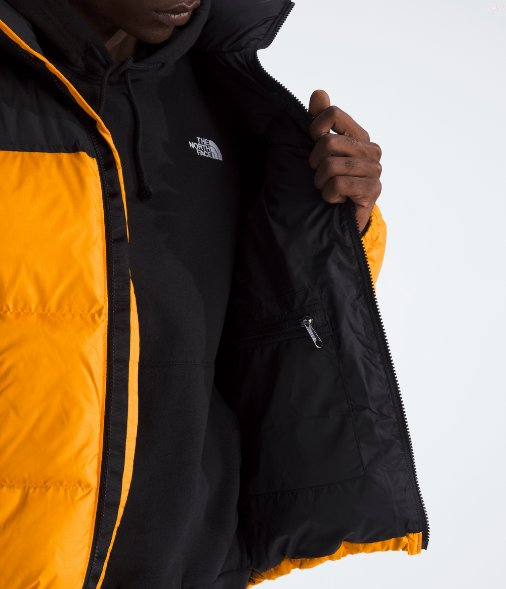 Jaqueta Masculina 1996 Retro Nuptse Summit Gold/TNF Black | The